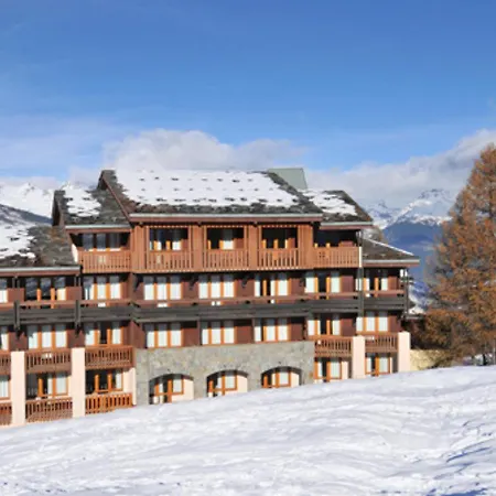 Skis Aux Pieds Avec Terrasse Et Coin Montagne - Fr-1-181-2253